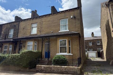 Mostyn Mount, Halifax HX3 3 bed terraced house for sale