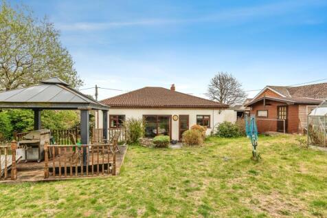 4 bedroom bungalow for sale
