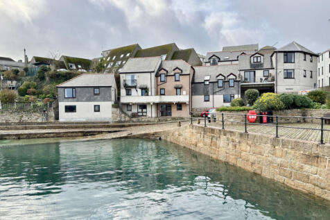 Abbey Slip, Penzance, TR18 2LS 1 bed ground floor flat for sale