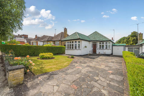 Rodney Gardens, Pinner 2 bed bungalow for sale