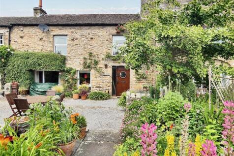 Redmire, Leyburn, North Yorkshire, DL8 3 bed terraced house for sale