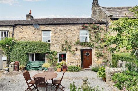 Redmire, Leyburn, North Yorkshire, DL8 3 bed terraced house for sale