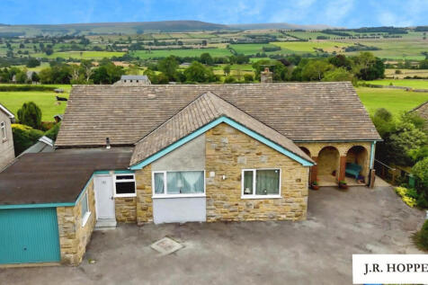 Ellerclose Road, Leyburn, DL8 5 3 bed detached bungalow for sale