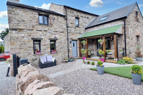 Black Bull Lane, Brough, Kirkby... 3 bed detached house for sale