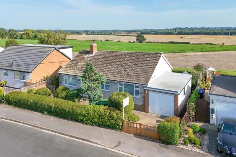 St. Johns Walk, Boroughbridge, York 2 bed detached bungalow for sale
