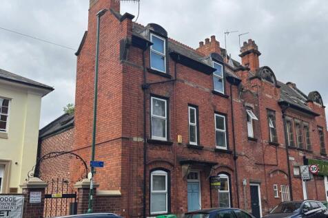 6 bedroom semi-detached house for sale
