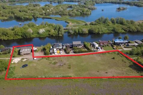 2 bedroom lodge for sale