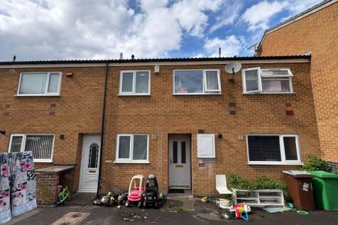 2 bedroom maisonette for sale