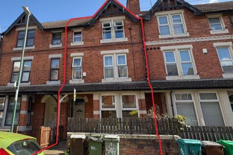 6 bedroom terraced house for sale