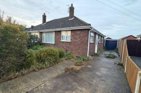 2 bedroom semi-detached bungalow for sale