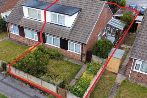 2 bedroom semi-detached house for sale