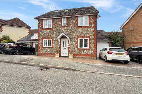 5 bedroom detached house for sale