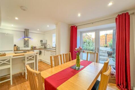 Church Road, Bristol BS30 3 bed terraced house for sale