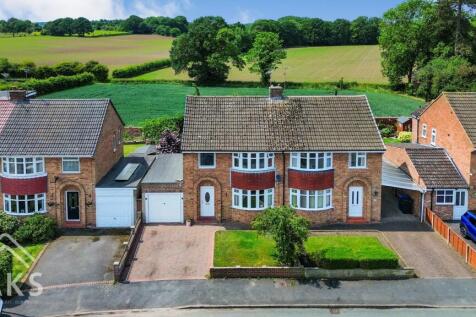 3 bedroom semi-detached house for sale