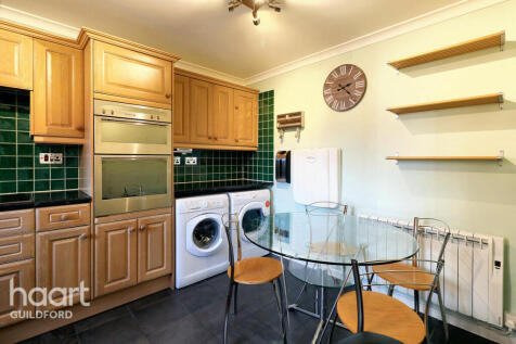Epsom Road, Guildford 2 bed flat for sale
