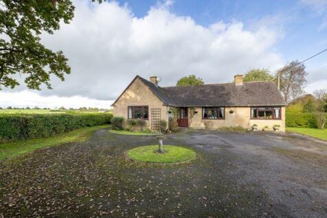 4 bedroom detached bungalow for sale