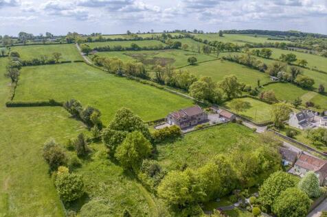 BA3 5 bed farm house for sale