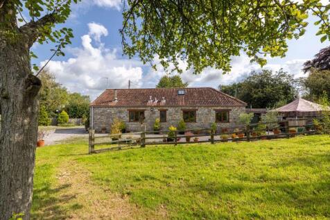 Castle Cary BA4 2 bed detached bungalow for sale