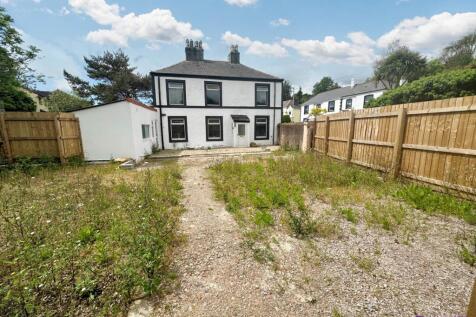 2 bedroom semi-detached house for sale