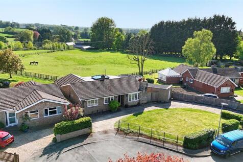 4 bedroom detached bungalow for sale