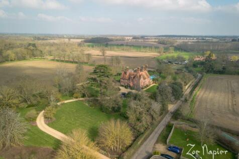 6 bedroom country house for sale