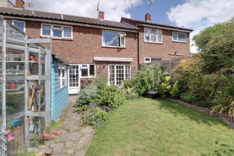 Garden Walk, Stevenage SG1 3 bed semi