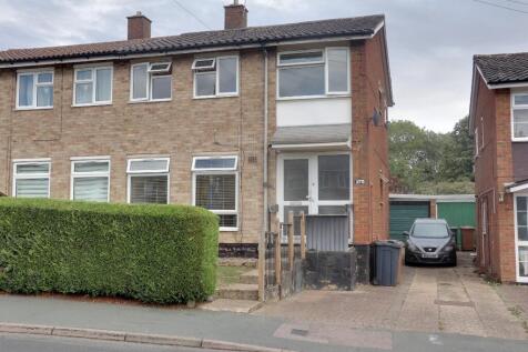 Chertsey Rise, Stevenage SG2 3 bed semi