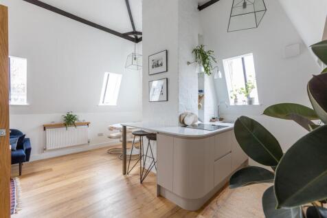 2 bedroom flat for sale