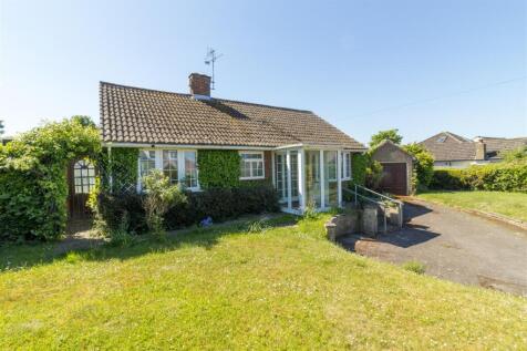 Hare Street Road, Buntingford SG9 2 bed detached bungalow for sale