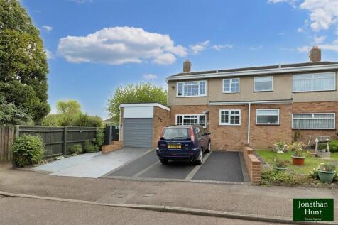 Monks Walk, Buntingford SG9 3 bed semi
