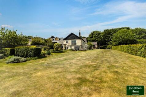 Hay Street, Ware SG11 4 bed detached bungalow for sale