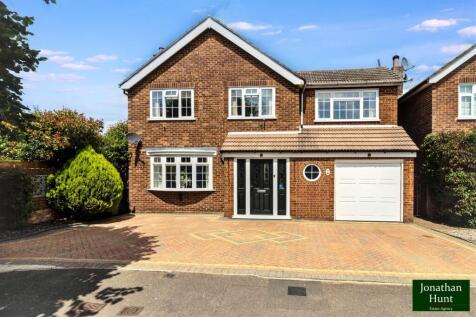 Ashbourne Road, Broxbourne EN10 4 bed detached house for sale
