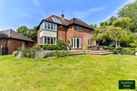 High Street, Royston SG8 3 bed detached house for sale