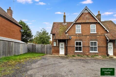 High Street, Stevenage SG2 3 bed cottage for sale