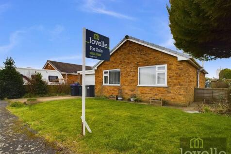 The Meadows, Trusthorpe, Mablethorpe... 2 bed bungalow for sale