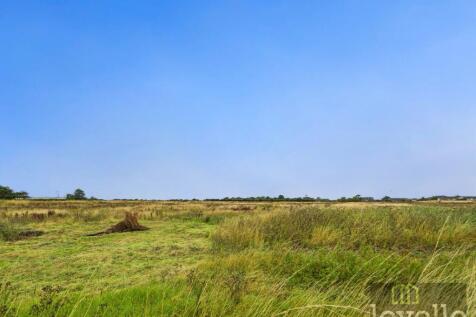 Trusthrope Road, Sutton on Sea LN12 4 bed property with land for sale