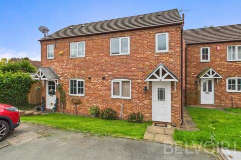 2 bedroom semi-detached house for sale