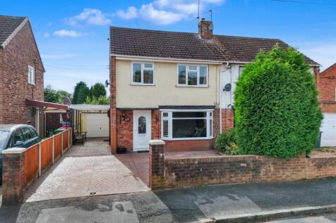 3 bedroom semi-detached house for sale