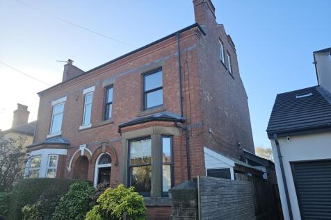 4 bedroom semi-detached house for sale