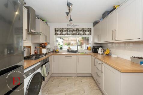 4 bedroom semi-detached house for sale