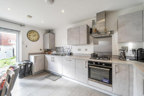 5 bedroom terraced house for sale