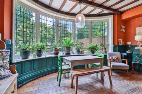 Newton House 8 bed terraced house for sale