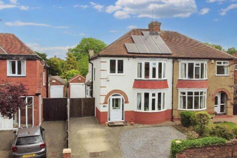 Neville Road, Darlington, DL3 3 bed semi