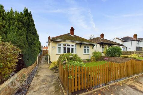 3 bedroom semi-detached bungalow for sale