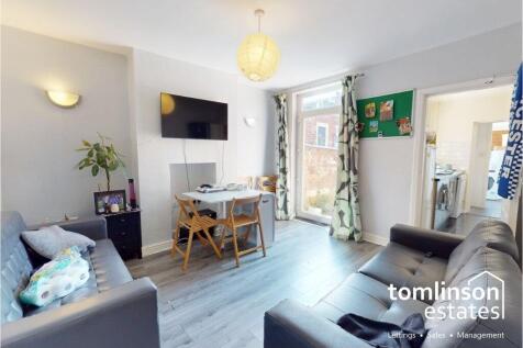 5 bedroom terraced house for sale
