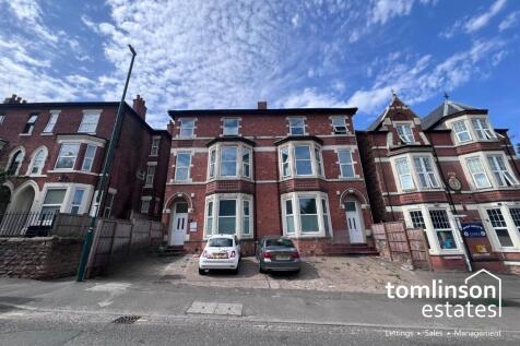 8 bedroom semi-detached house for sale