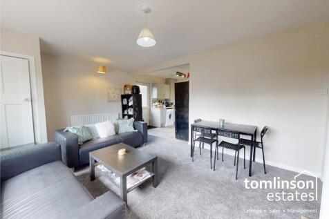 6 bedroom semi-detached bungalow for sale