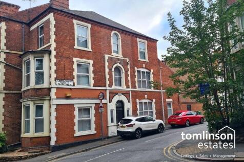 5 bedroom semi-detached house for sale