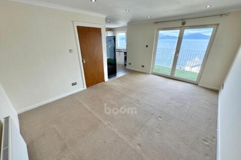 Top Floor Flat, 71 Victoria Road... 3 bed flat for sale