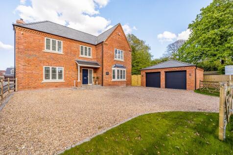 5 bedroom detached house for sale